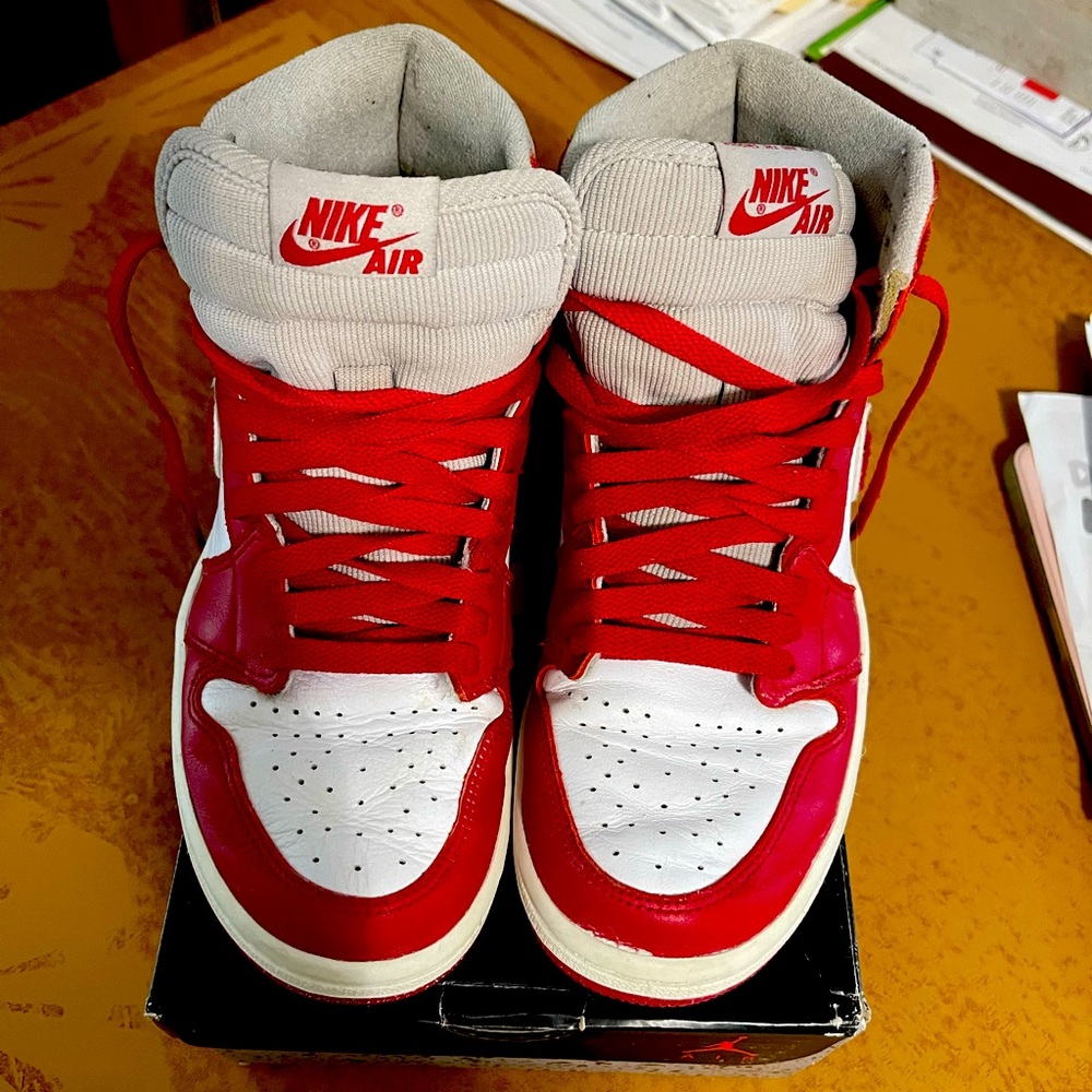Woman's sneaker she